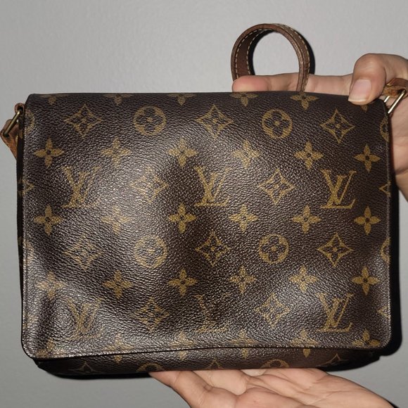 Louis Vuitton Musette Tango - Picture 2 of 10